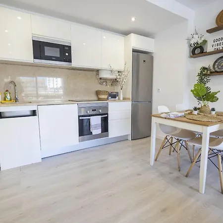 Contemporary Sandy Flat - Terrace & Seaside Διαμέρισμα