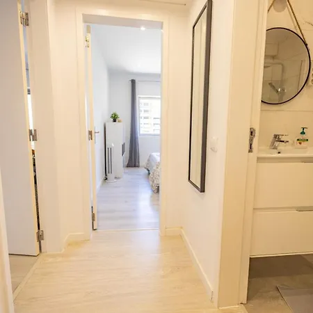 Contemporary Sandy Flat - Terrace & Seaside Διαμέρισμα