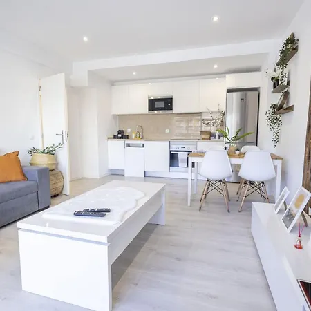 Διαμέρισμα Contemporary Sandy Flat - Terrace & Seaside